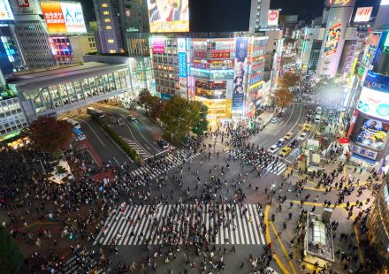 Fenomena Butsukari Otoko: Sisi Gelap di Balik Keramaian Shibuya Crossing